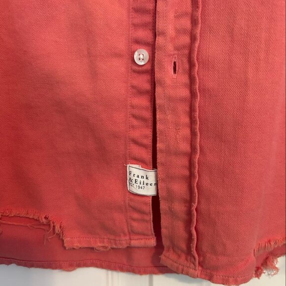 Frank and Eileen Eileen Coral Button Down, size large - Picture 4 of 4